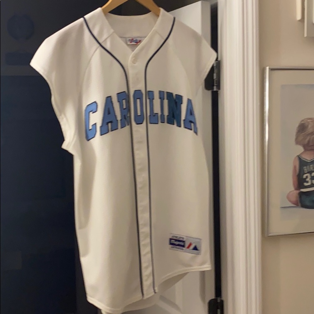 North Carolina Tarheels sleeveless shirt